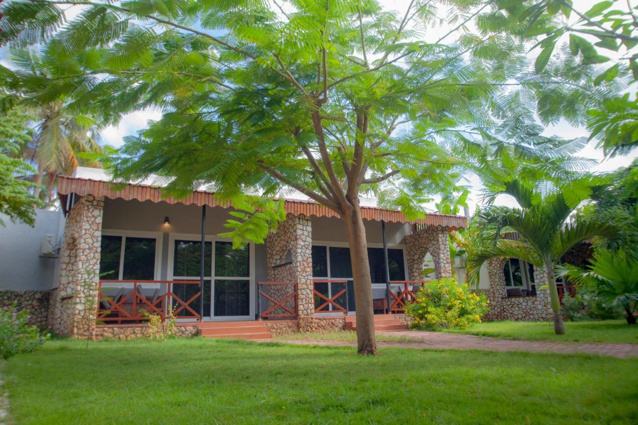 Kijiji Beach Resort Daressalam Exterior foto