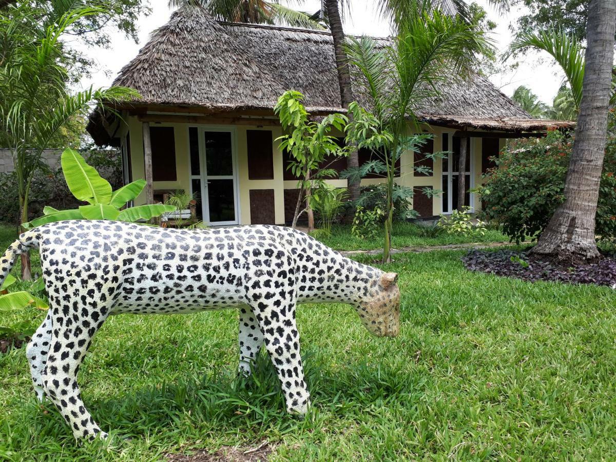 Kijiji Beach Resort Daressalam Exterior foto