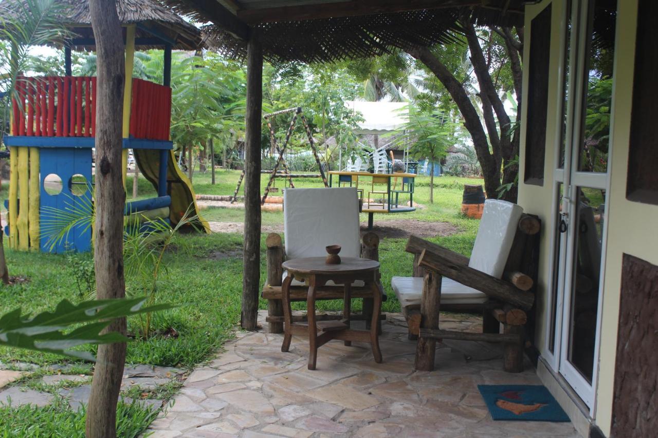Kijiji Beach Resort Daressalam Exterior foto